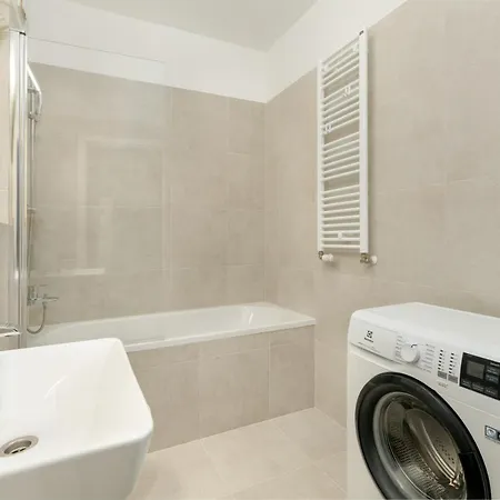 Baranczaka Cozy With Parking In By Renters Daire *