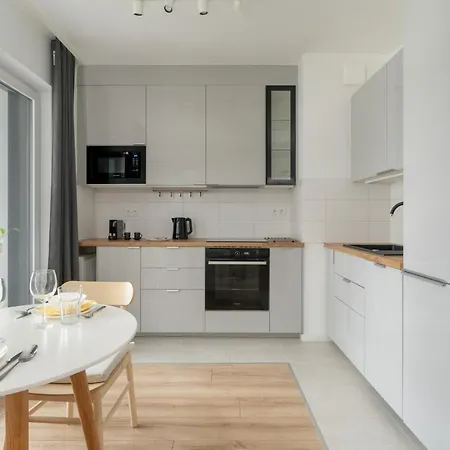 Baranczaka Cozy With Parking In By Renters *