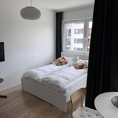 Baranczaka Cozy With Parking In By Renters דירה פוזנן